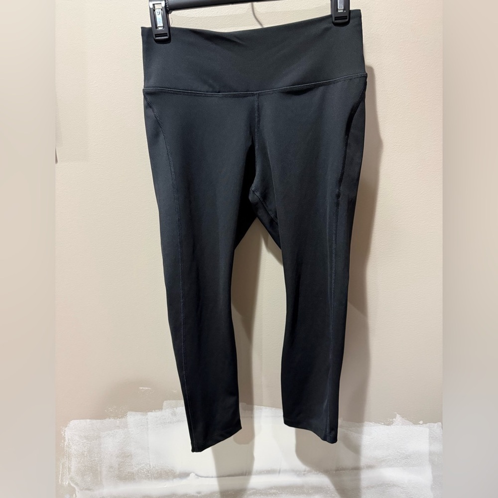 Nike Dri-FIT Women's Black Cropped Running Leggings with Back Zip Pocket